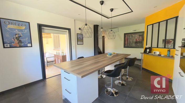 Image No.3-4 Bed House for sale