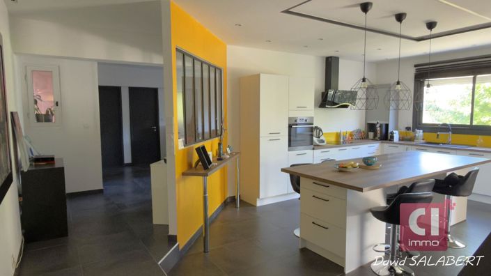 Image No.4-4 Bed House for sale