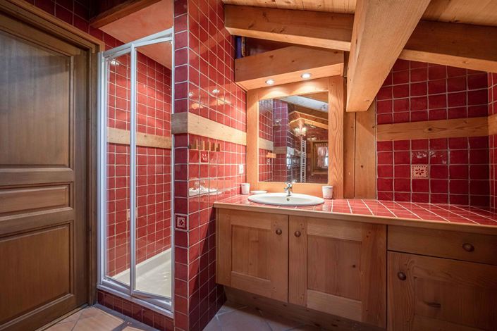 Image No.8-6 Bed House for sale