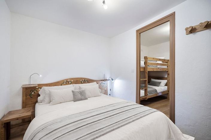 Image No.12-4 Bed House for sale