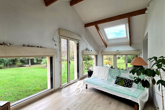 Image No.11-6 Bed House for sale