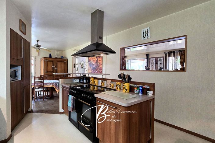 Image No.13-6 Bed House for sale