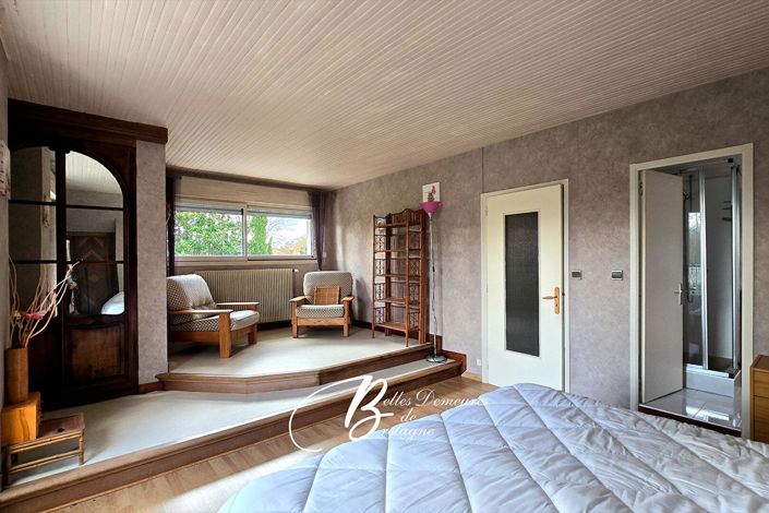 Image No.17-6 Bed House for sale