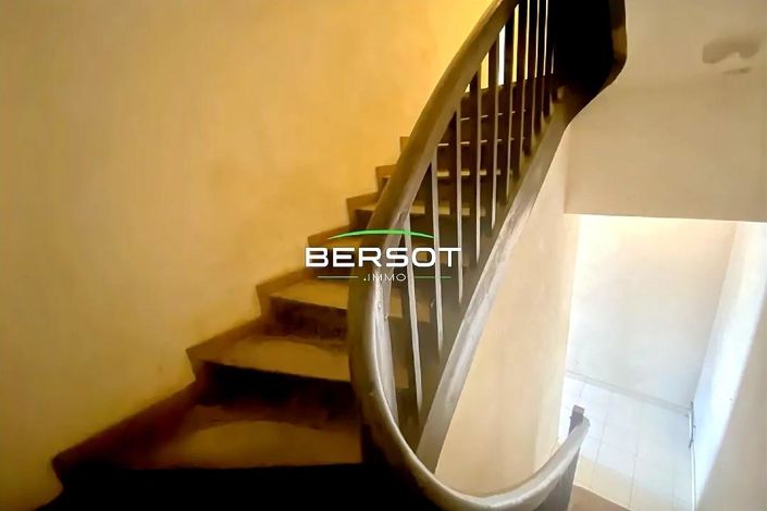 Image No.8-4 Bed House for sale