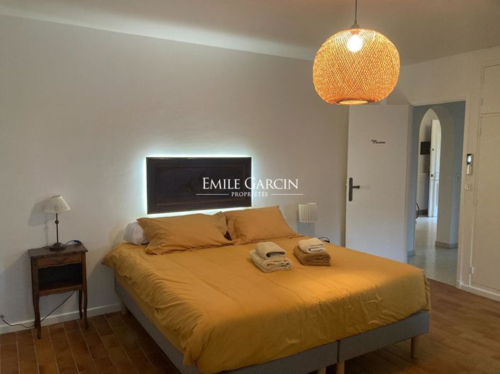 Image No.7-6 Bed House for sale