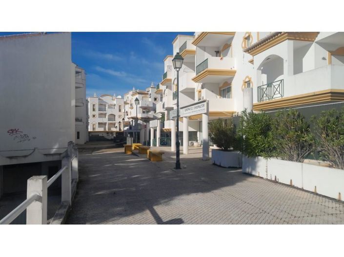 Albufeira, Property
