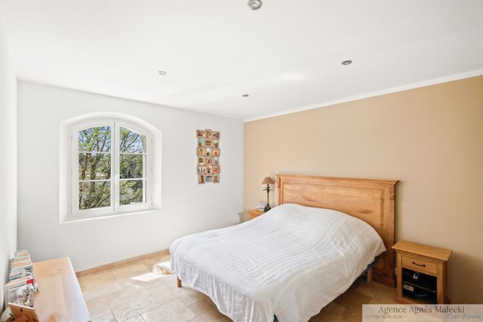 Image No.27-4 Bed House for sale