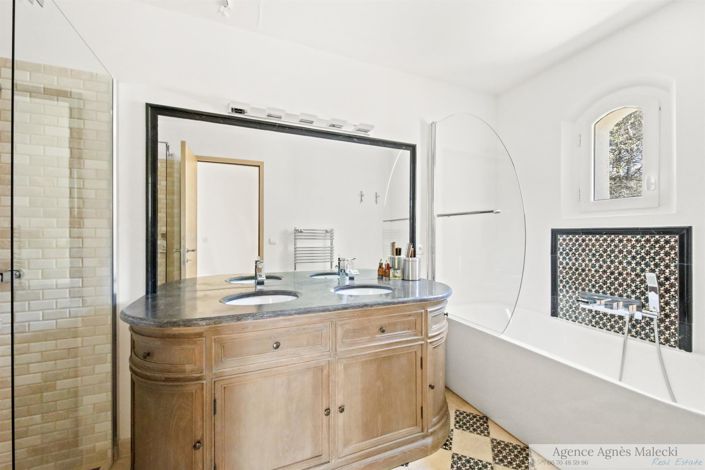 Image No.28-4 Bed House for sale