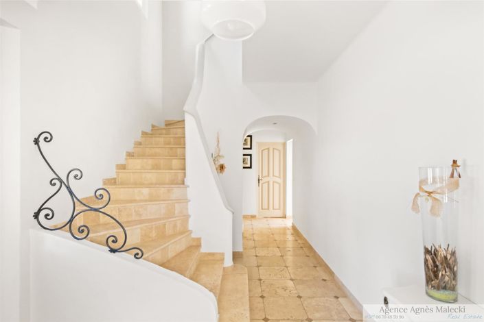 Image No.9-4 Bed House for sale