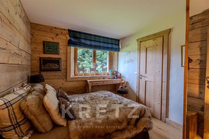 Image No.10-6 Bed Property for sale