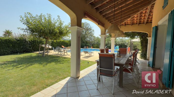 Image No.2-4 Bed House for sale