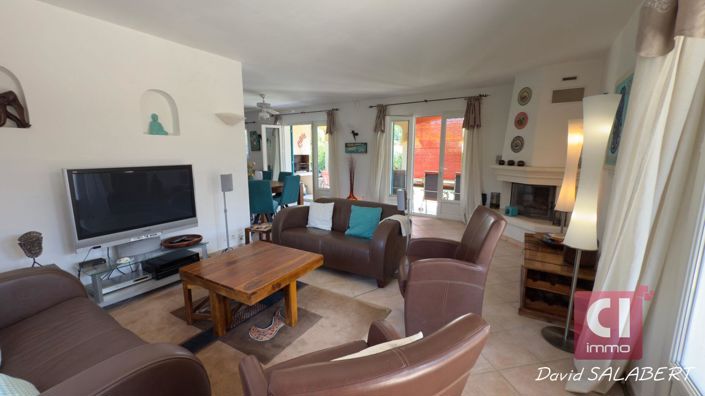 Image No.5-4 Bed House for sale