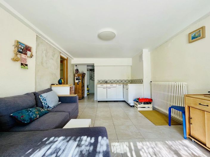 Image No.11-3 Bed House for sale