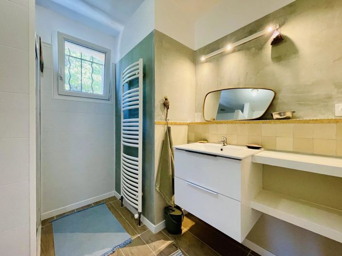 Image No.9-3 Bed House for sale