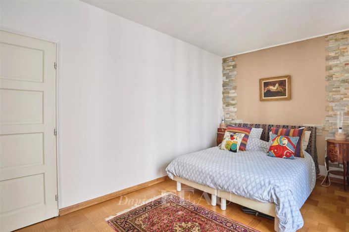 Image No.10-1 Bed Apartment for sale