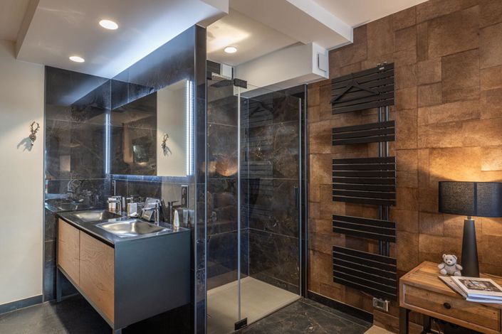 Image No.8-5 Bed Property for sale