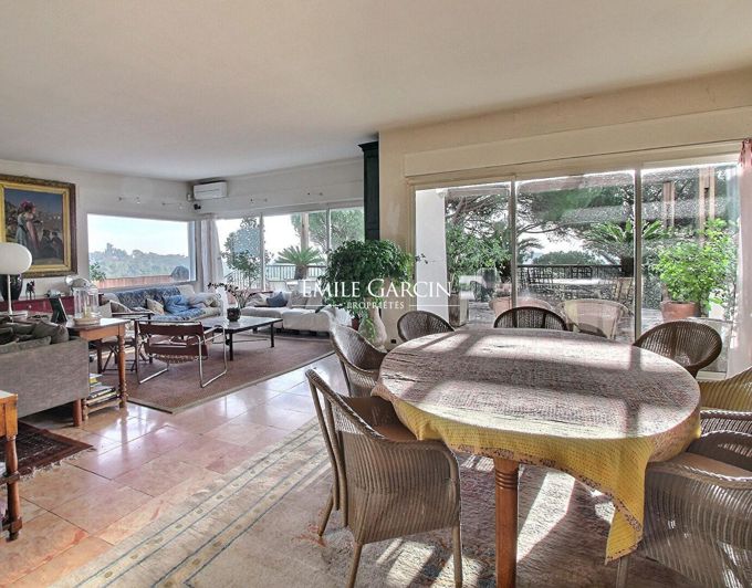 Image No.8-7 Bed House for sale