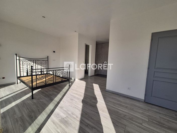 Image No.6-5 Bed House for sale