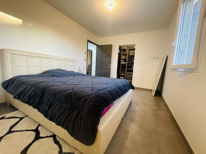 Image No.11-4 Bed House for sale