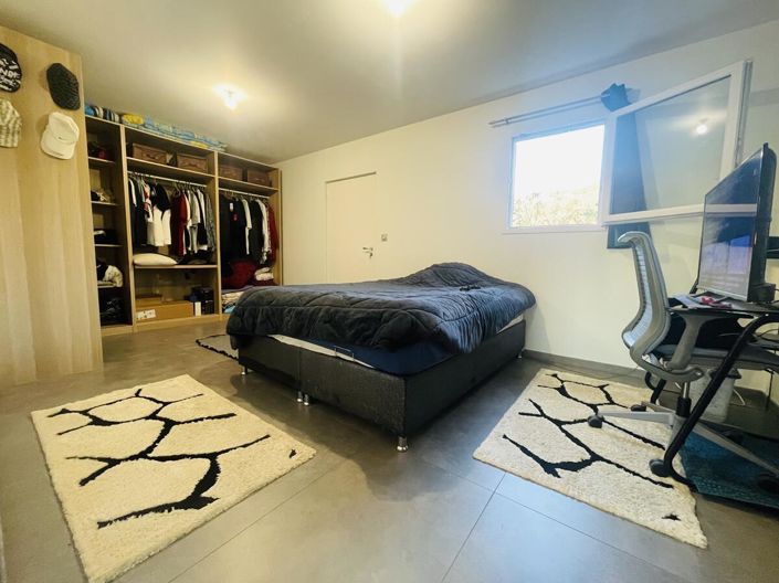 Image No.14-4 Bed House for sale