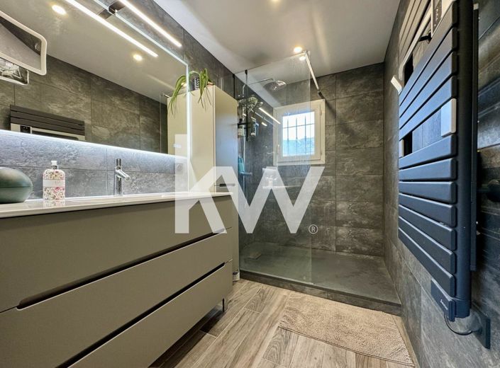 Image No.7-4 Bed House for sale