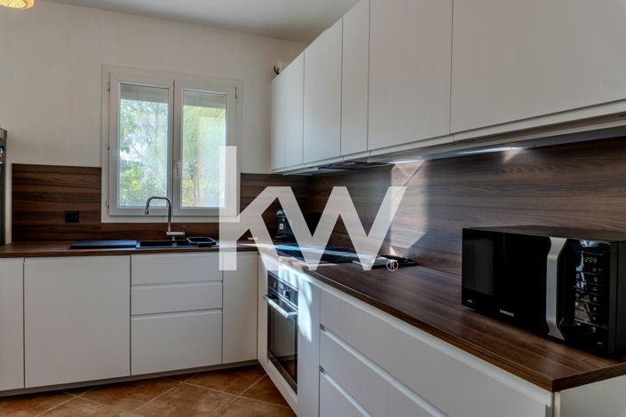 Image No.9-4 Bed House for sale