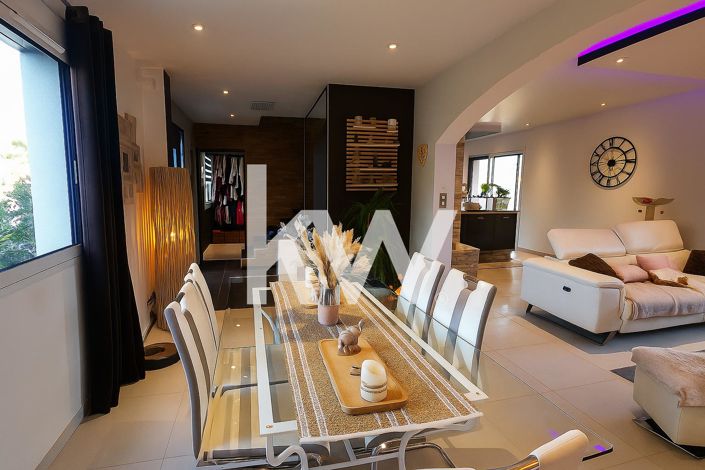 Image No.4-Maison de 4 chambres à vendre à L'Isle-sur-la-Sorgue