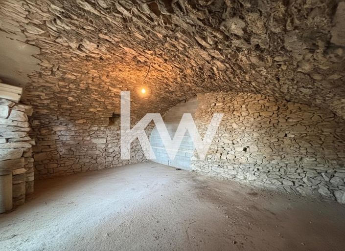 Image No.6-2 Bed House for sale