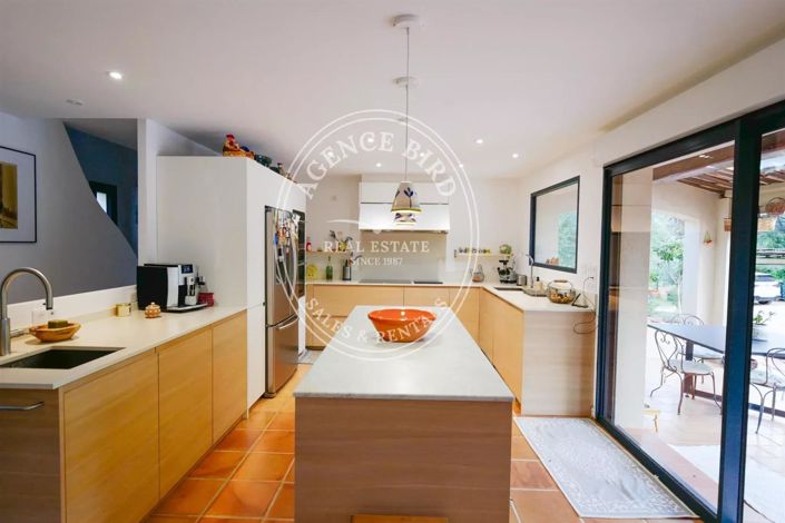 Image No.3-4 Bed House for sale