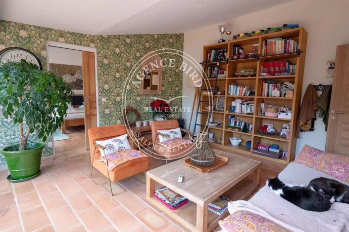 Image No.4-4 Bed House for sale