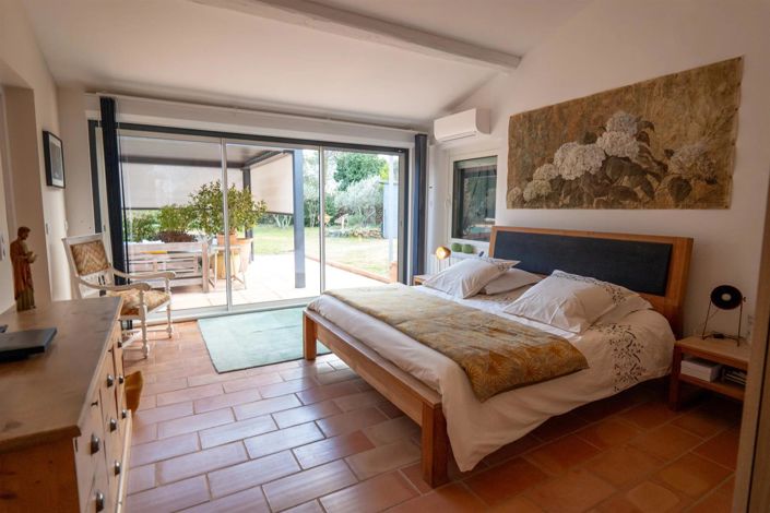 Image No.6-4 Bed House for sale