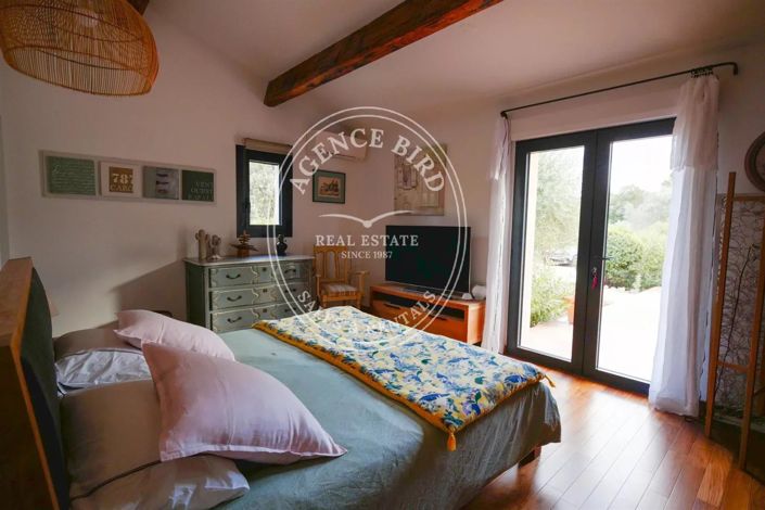 Image No.8-4 Bed House for sale