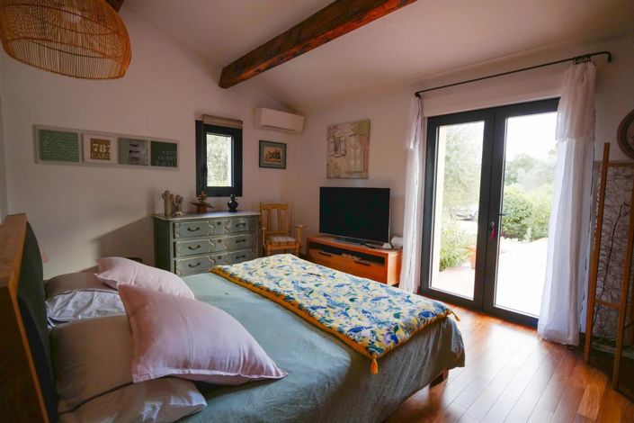 Image No.8-4 Bed House for sale