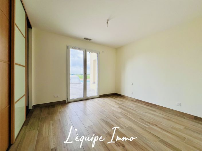 Image No.13-3 Bed House for sale