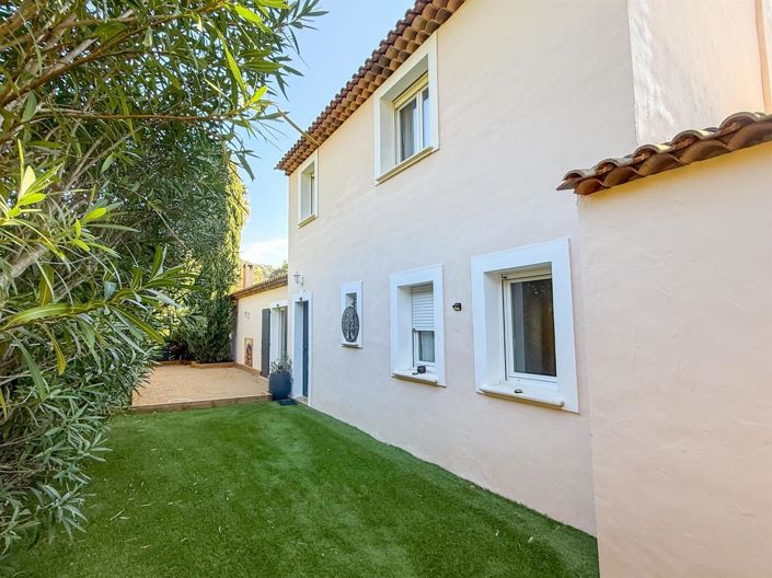 Image No.18-4 Bed House for sale