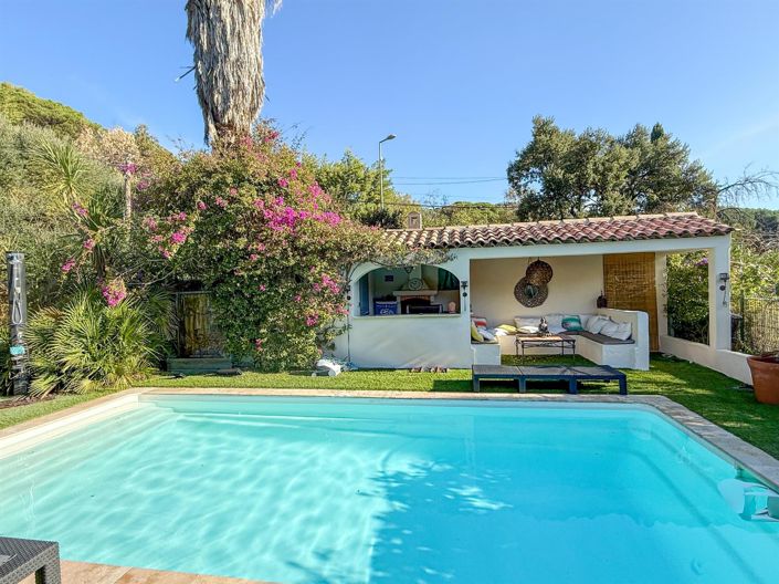 Image No.2-4 Bed House for sale