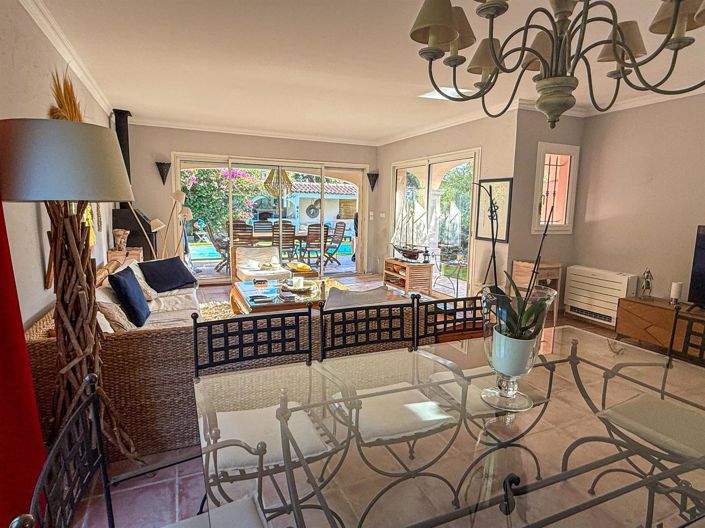 Image No.8-4 Bed House for sale