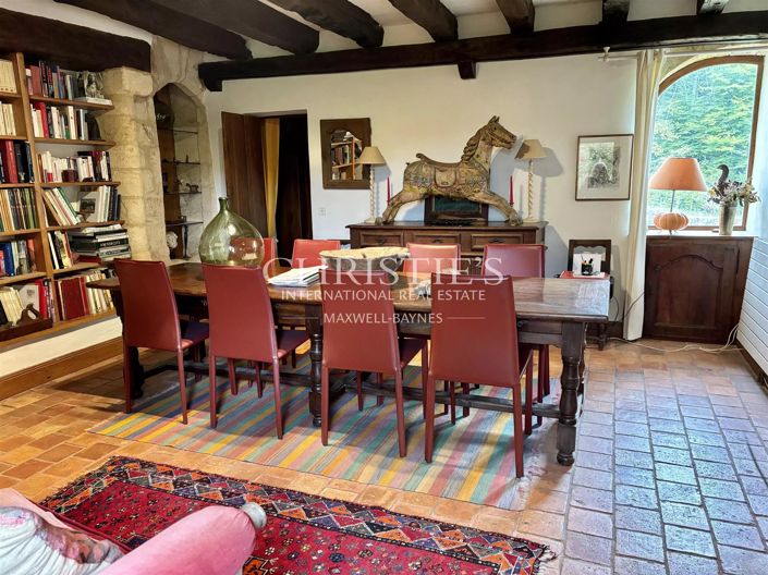 Image No.11-3 Bed House for sale