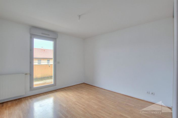 Image No.11-4 Bed House for sale