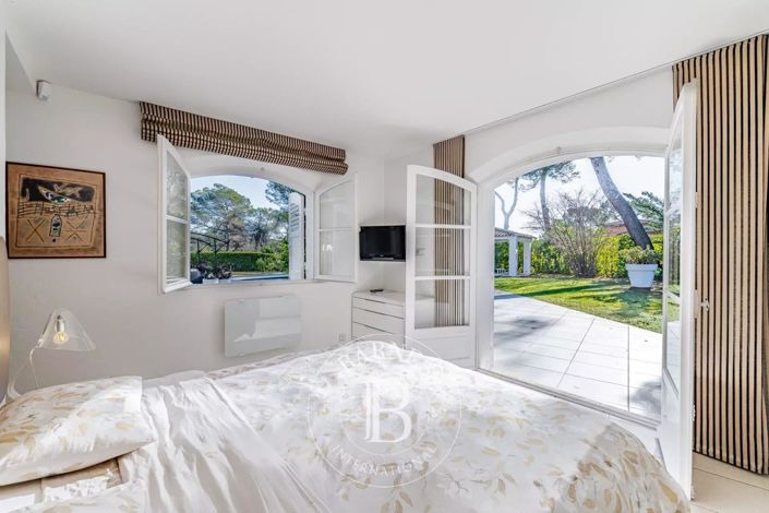 Image No.4-4 Bed House for sale