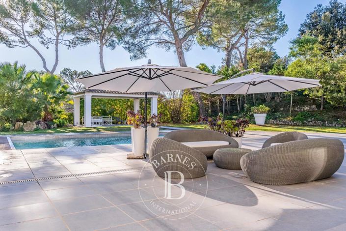 Image No.8-4 Bed House for sale