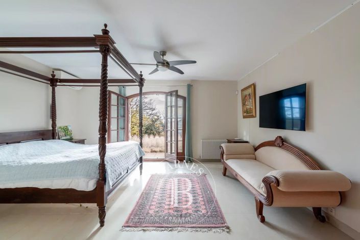 Image No.11-5 Bed House for sale