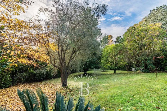 Image No.16-5 Bed House for sale