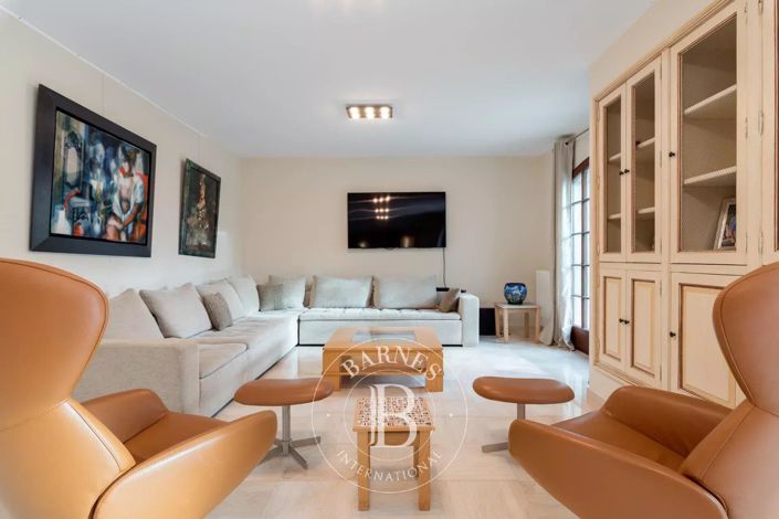 Image No.4-5 Bed House for sale