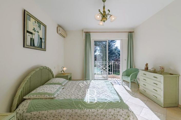 Image No.7-4 Bed House for sale