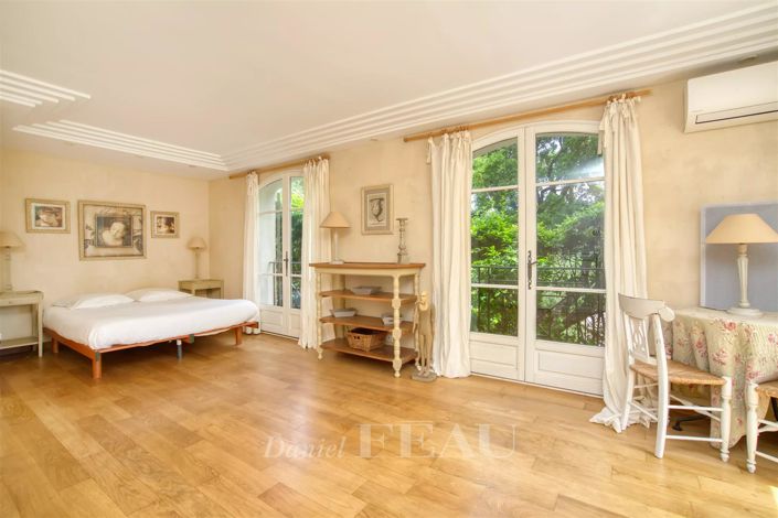 Image No.14-8 Bed House for sale