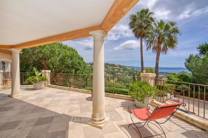 Image No.4-8 Bed House for sale