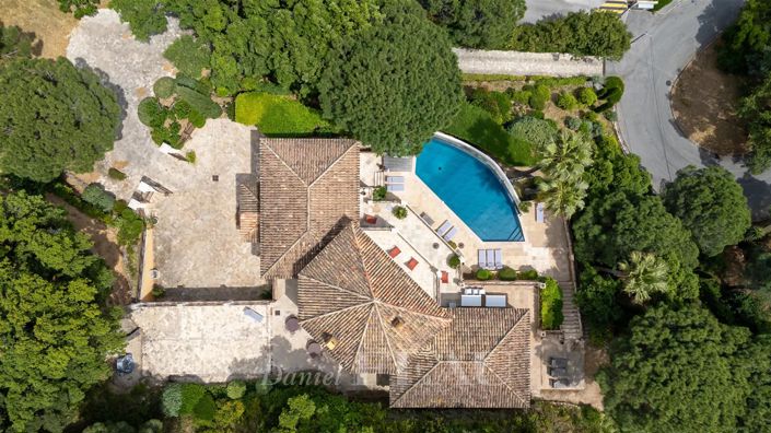 Image No.6-8 Bed House for sale