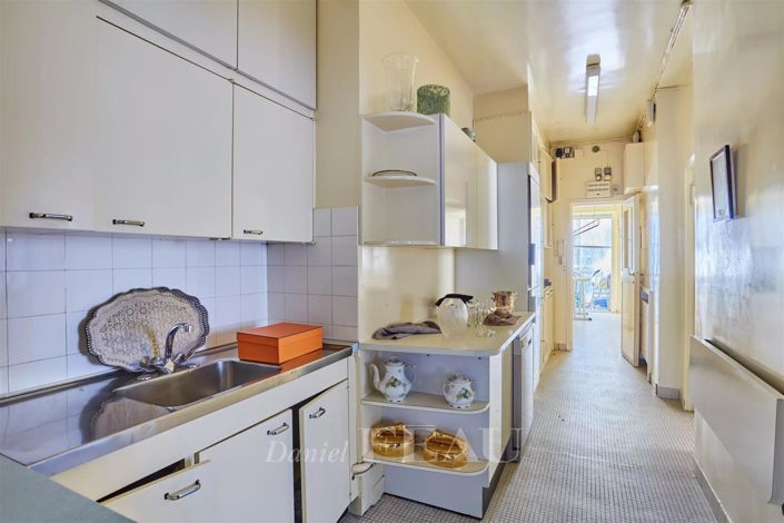 Image No.20-3 Bed Apartment for sale