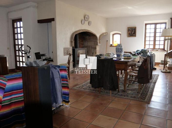 Image No.7-7 Bed House for sale